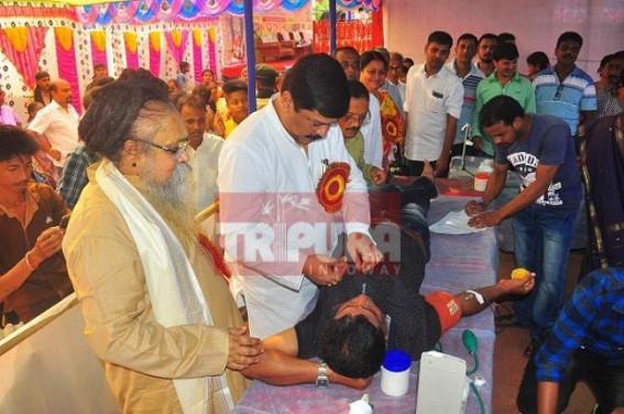 Health Minister calls for blood donation ahead of Diwali 